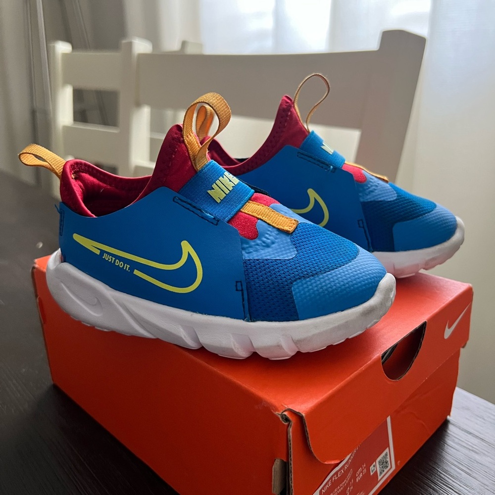 Nike 8c Blue Flex Runner 2